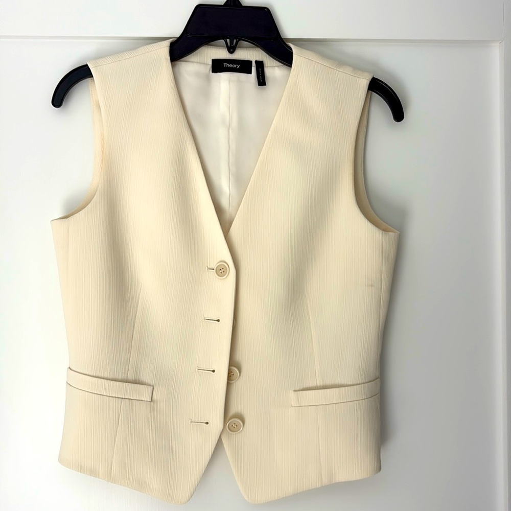 Like new!! Admiral crepe vest